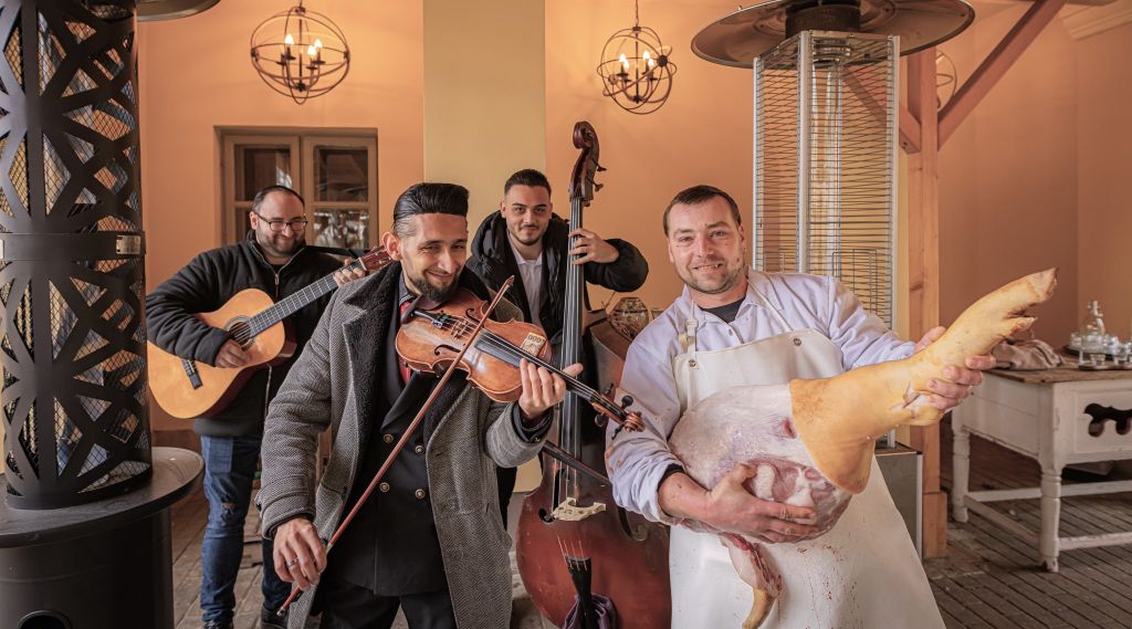 Fenyőharaszt Disznóvágás (416)